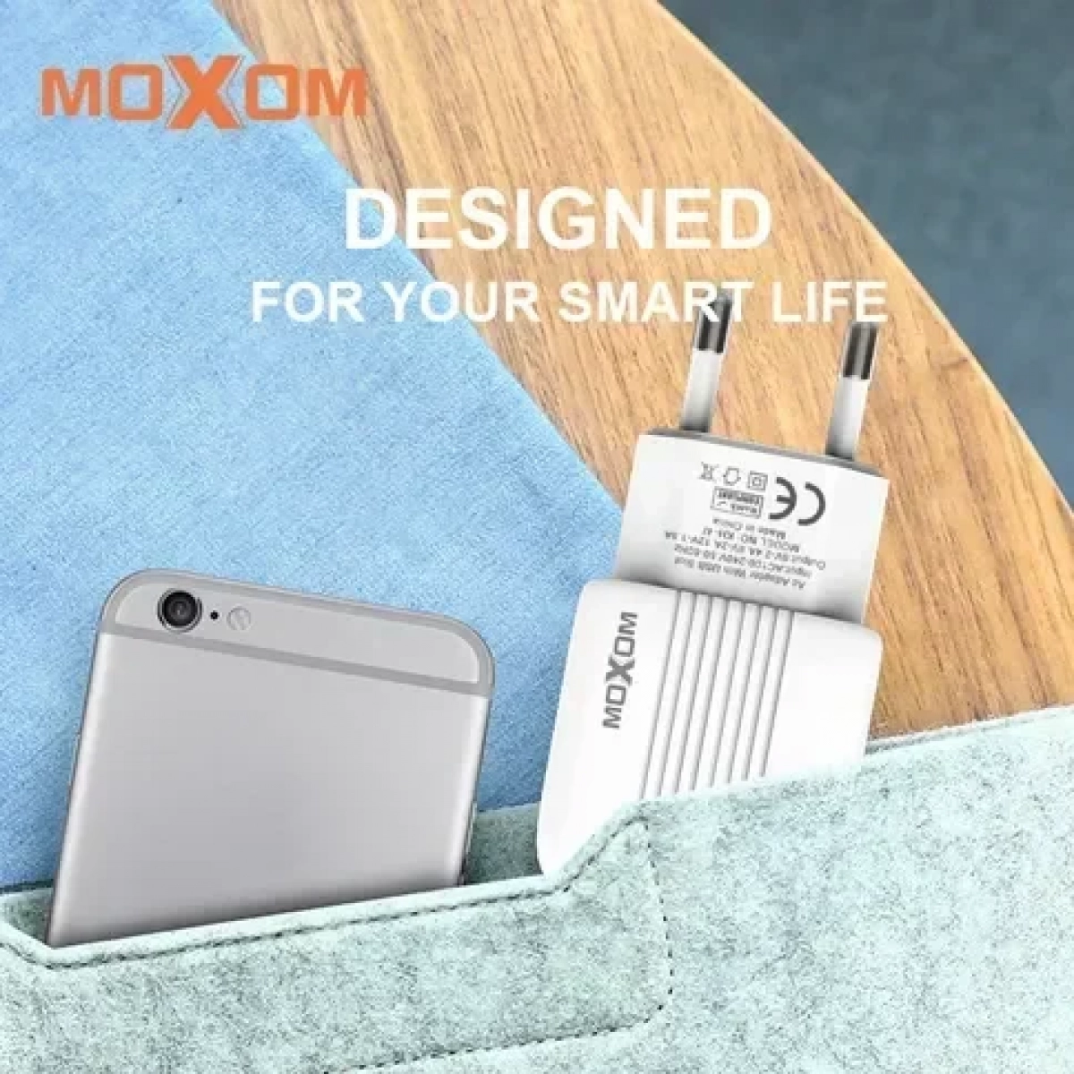Φορτιστής ταξιδίου MOXOM Fast Charge KH-47 Dual Usb Port Auto ID, 5V, 2.4A σε λευκό χρώμα