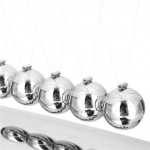 Το εκκρεμές του Νεύτωνα Newtons Cradle Balance, σε μαύρο χρώμα