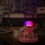 Παιδικό Φωτιστικό Projector με Προβολή Αστεριών Καρουζέλ - Image 5