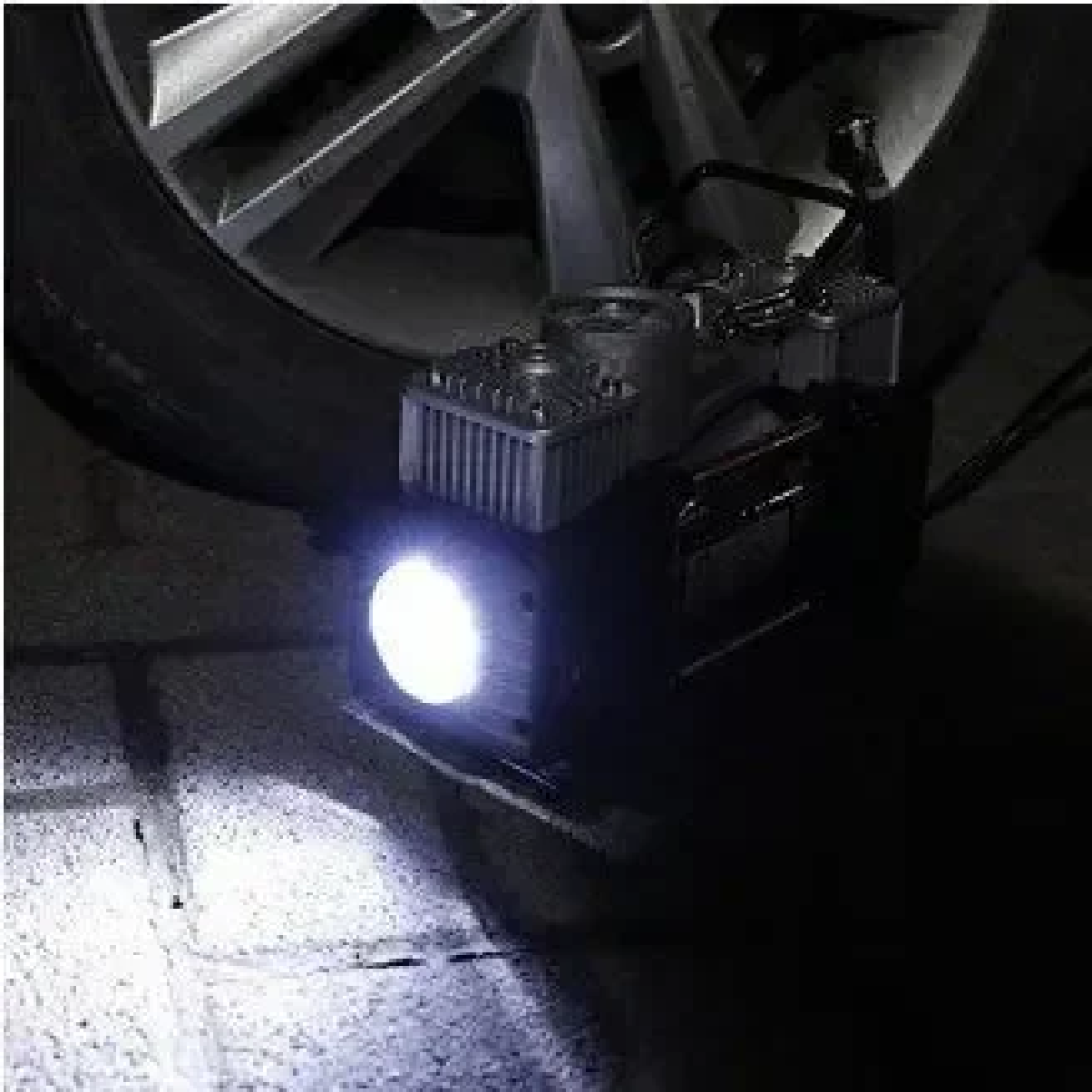 Αεροσυμπιεστής Αυτοκινήτου 2 Κυλίνδρων, 12V, 150PSI, με Φακό QLAC-X1351 - OEM