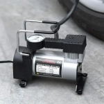 Τρόμπα Αυτοκινήτου 150PSI με Καλώδιο Αναπτήρα 12V 200