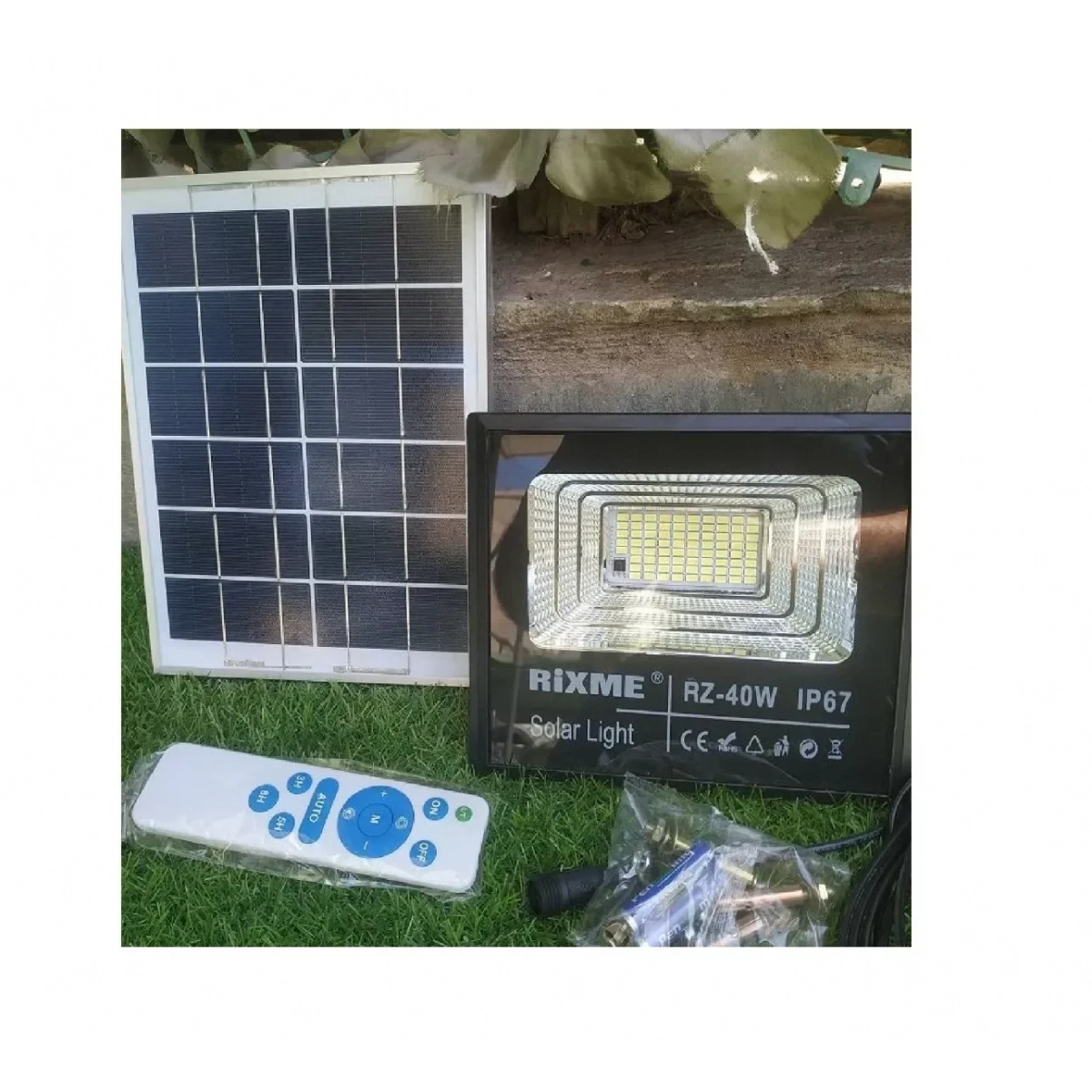 Στεγανός Ηλιακός Προβολέας IP67 Ισχύος 40W με Αισθητήρα Κίνησης και Τηλεχειριστήριο RZSL-8200