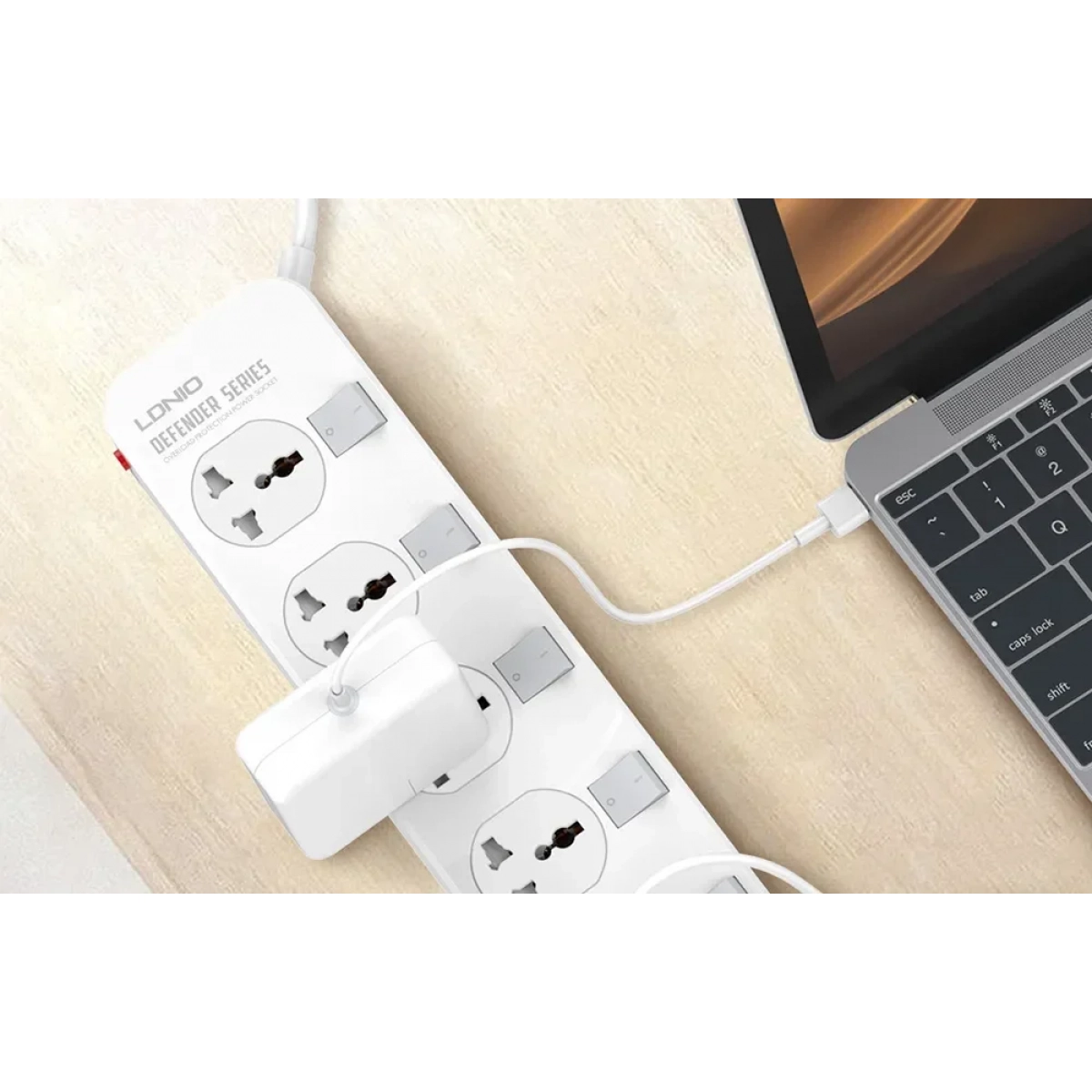 Ldnio Πολύπριζο Ασφαλείας 4 Θέσεων με Διακόπτη, 4 USB και Καλώδιο 2m Λευκό SC-4408