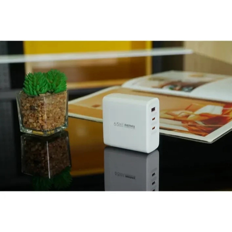Φορτιστής Remax RP-U100 3 θυρών με GaN Γρήγορης φόρτισης 65W