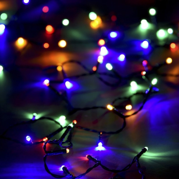 50 Χριστουγεννιάτικα Λαμπάκια LED Αδιάβροχα IP44 Πολύχρωμο 5Μ σε Σειρά με Πράσινο Καλώδιο Arrango AN57495