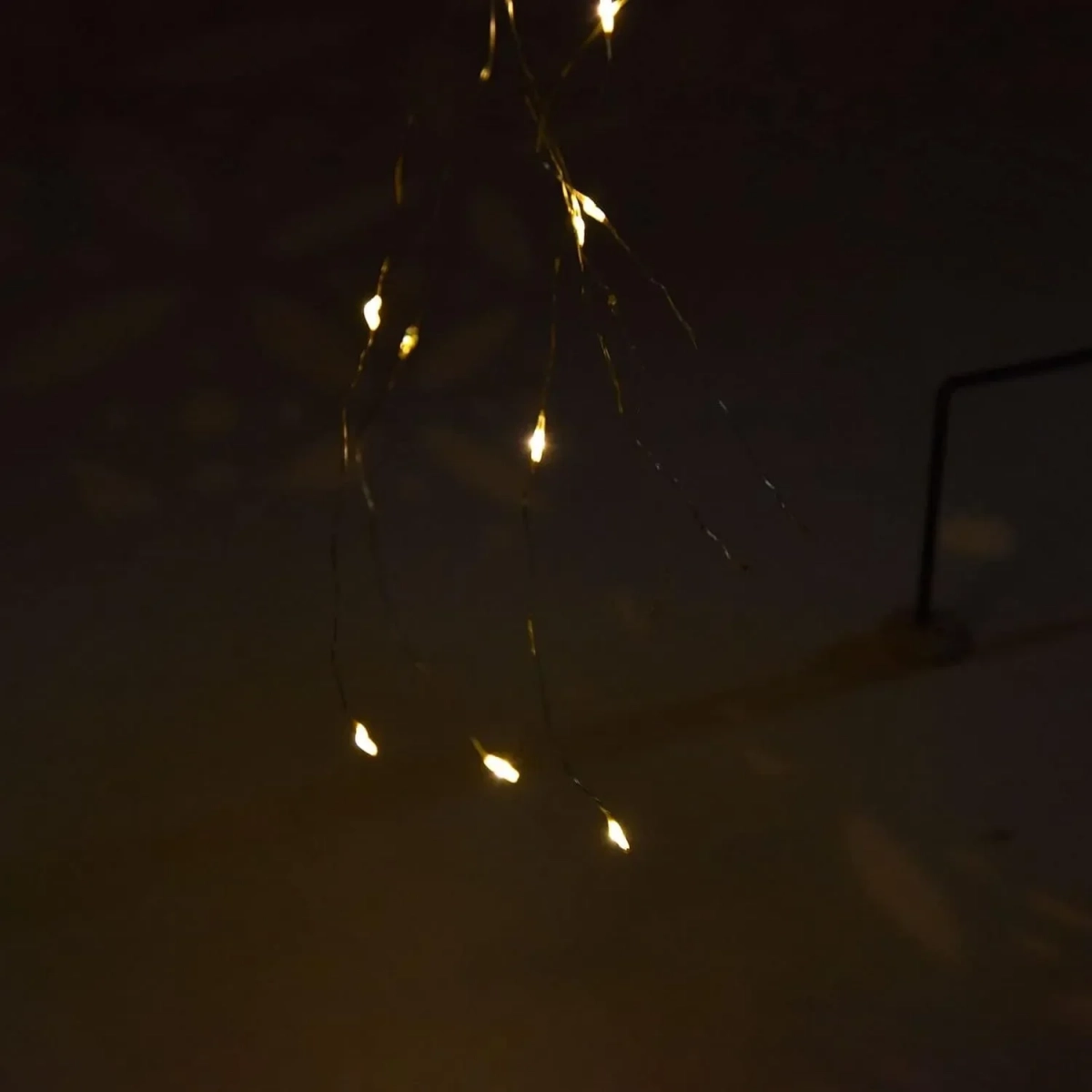 Ηλιακό Ρετρό Φωτιστικό Ποτιστήρι LED με Βραχίονα Στήριξης σε Χρυσό Χρώμα