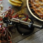 3 σε 1 Αποφλοιωτής, καθαριστής και τεμαχιστής μήλων - Core slice peel Μαύρο