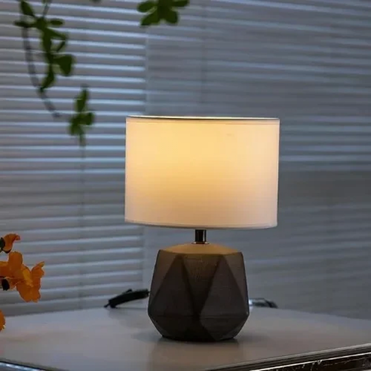 Aigostar Κεραμικό Πορτατίφ Ε14 40W 20x29 cm Λευκό Καπέλο και Σκούρα Γκρι Diamond Βάση