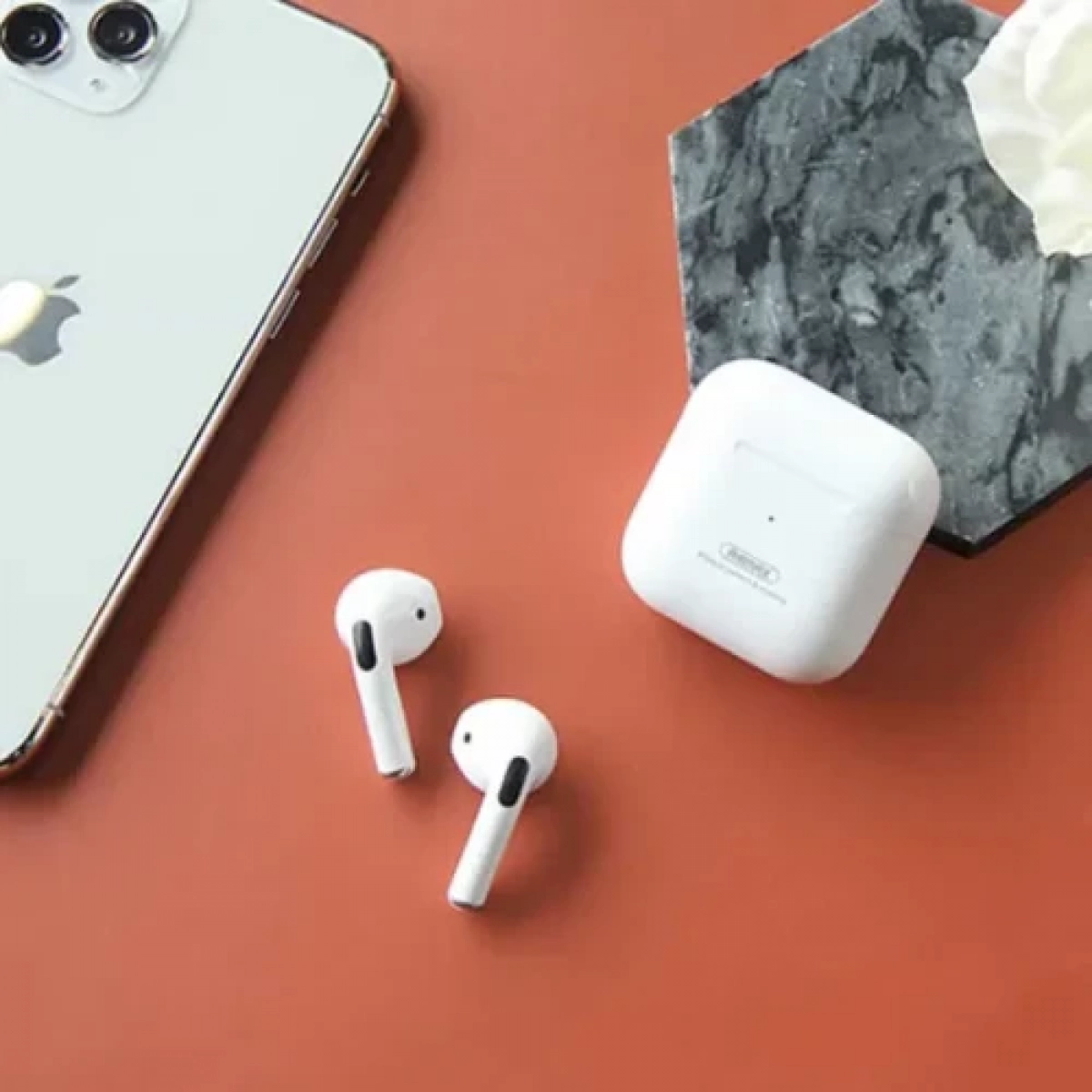Bluetooth Handsfree Remax TWS-10i In-ear Ασύρματα Ακουστικά με Θήκη Φόρτισης Λευκό