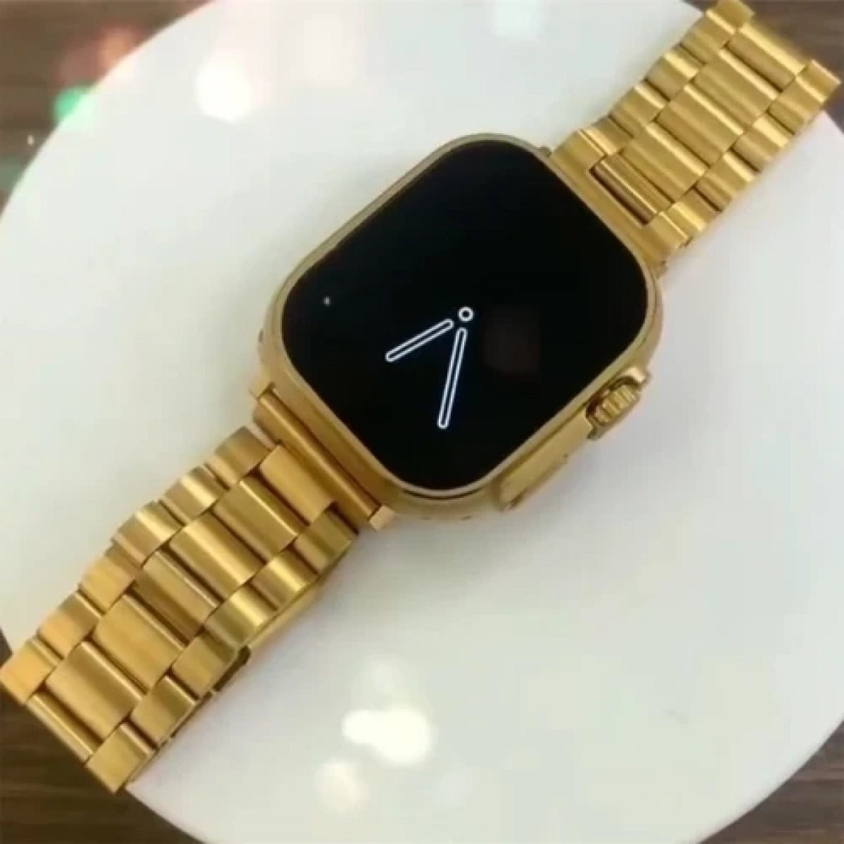 Smartwatch X-BO 8 Ultra με ασύρματη φόρτιση σε χρυσή έκδοση με 2 λουράκια