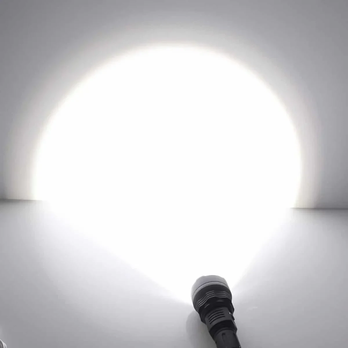 Επαναφορτιζόμενος Φακός LED Stile Power 2500 Lumens 24cm FA-L13-P90