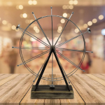 Επιτραπέζιο Διακοσμητικό Περιστρεφόμενη Ρόδα 41x37cm Ασημί με Ξύλινη Βάση