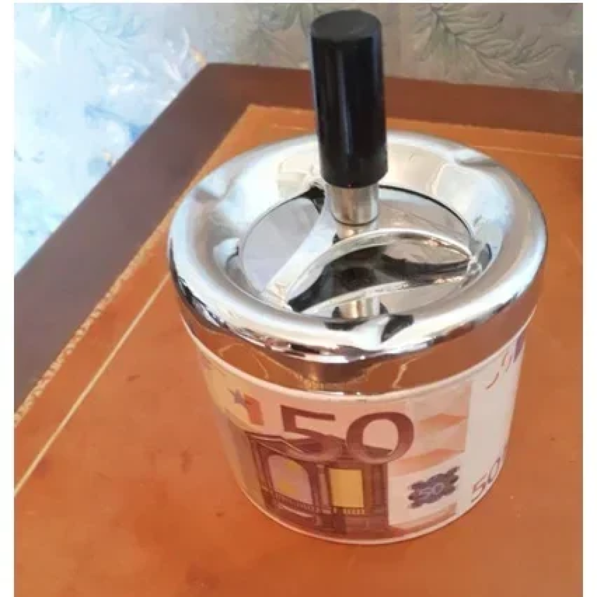 Αντιανεμικό Τασάκι Mε Mηχανισμό Και Σχέδιο 50€