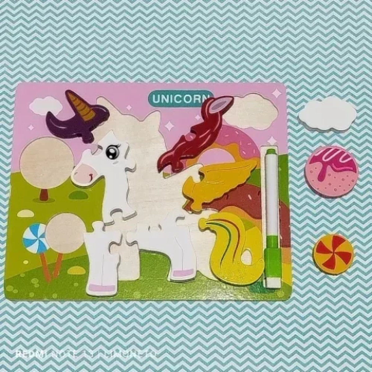 Ξύλινο Παιχνίδι 2 σε 1 Πίνακας Ζωγραφικής με Μαρκαδόρο & Παζλ με Σφηνώματα 18x22 cm SDS-26139 Unicorn