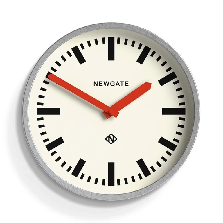 Newgate Αναλογικό Ρολόι Τοίχου Luggage Αθόρυβο Quartz 30cm Μεταλλικό