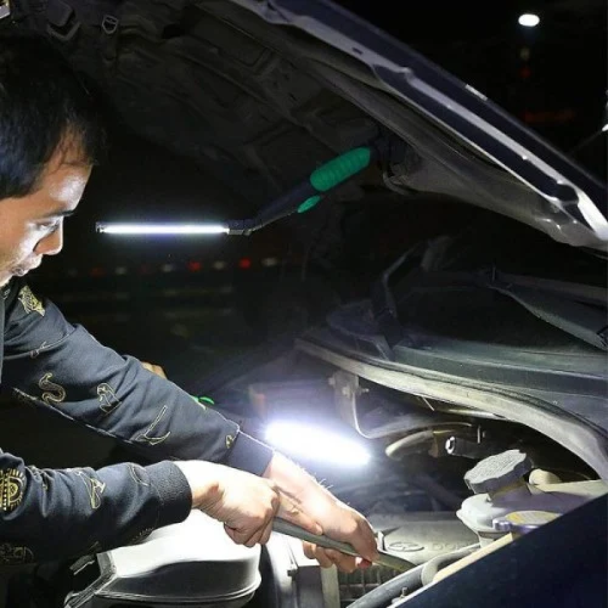 LED Επαναφορτιζόμενος Φακός Συνεργείου με Ρυθμιζόμενο Φως και Μαγνήτη X-Balog BL-W55 Πράσινο