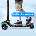 Πτυσσόμενο Παιδικό Πατίνι Τρίτροχο με Ρυθμιζόμενο Ύψος & Φώτα LED - Spiderman