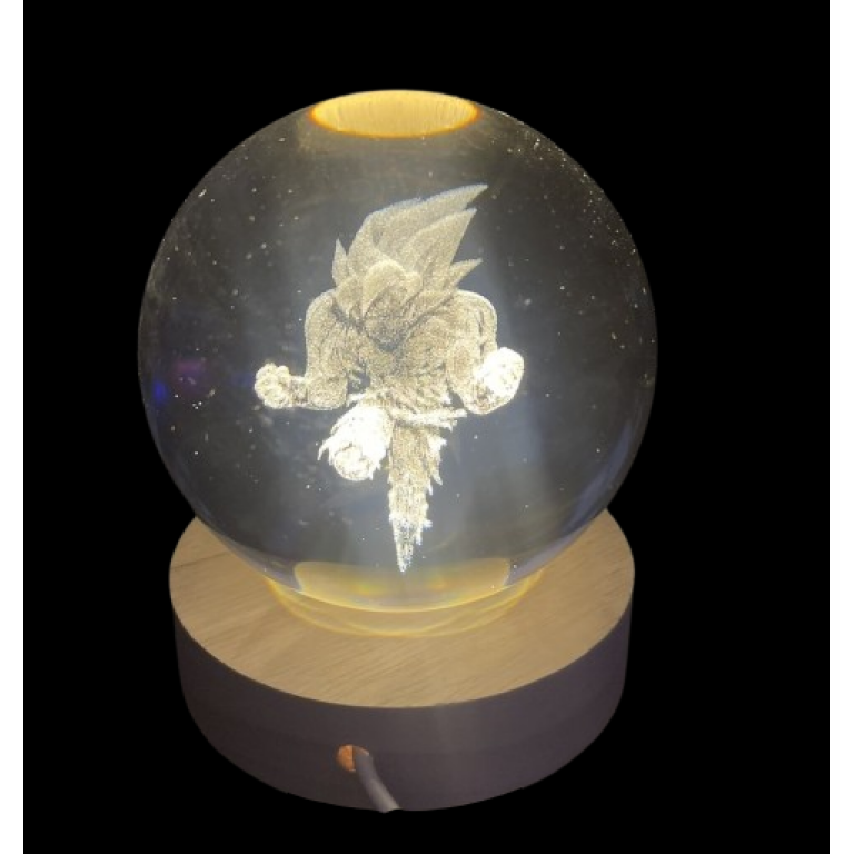 Διακοσμητική Κρυστάλλινη Χαραγμένη Σφαίρα με Ξύλινη Βάση και Θερμό Λευκό Φωτισμό LED - Son Goku
