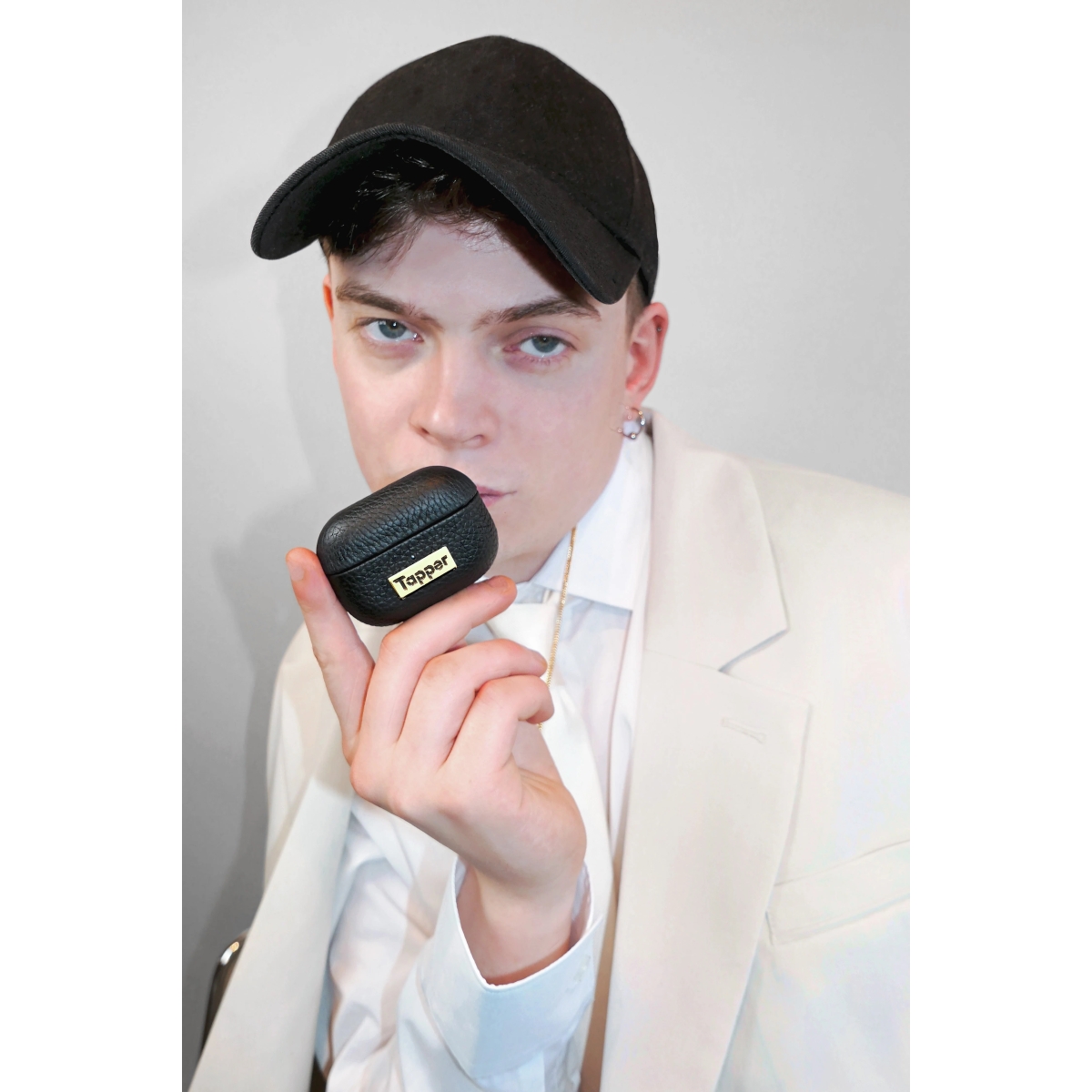 Tapper Θήκη για AirPods Pro Δερμάτινη με Επίχρυση Λεπτομέρεια Μαύρο 1863 - Image 2