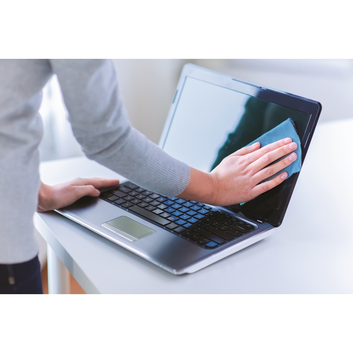 Meliconi Υγρό Καθαρισμού Anti-static για Οθόνες 200ml και Πανί Μικροϊνών 20x20cm 621001 - Image 4