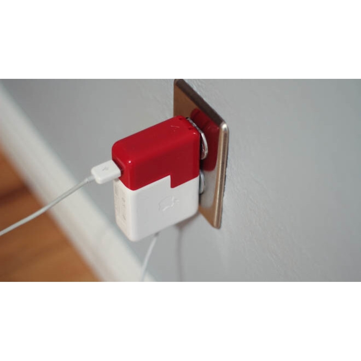 Twelve South Αντάπτορας για φορτιστή MacBook με Θύρα USB 10W PLUGBUG - Image 2