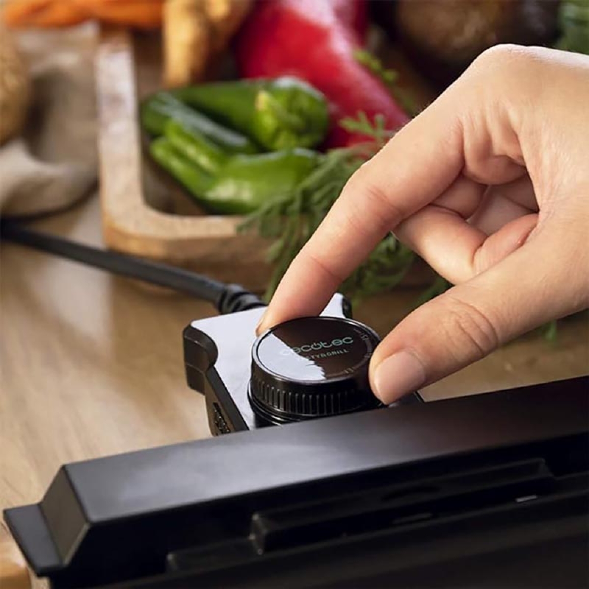 Cecotec Tasty and Grill 2000 Bamboo 03058 Ηλεκτρική Ψηστιέρα - Γκριλιέρα Καφέ - Image 4