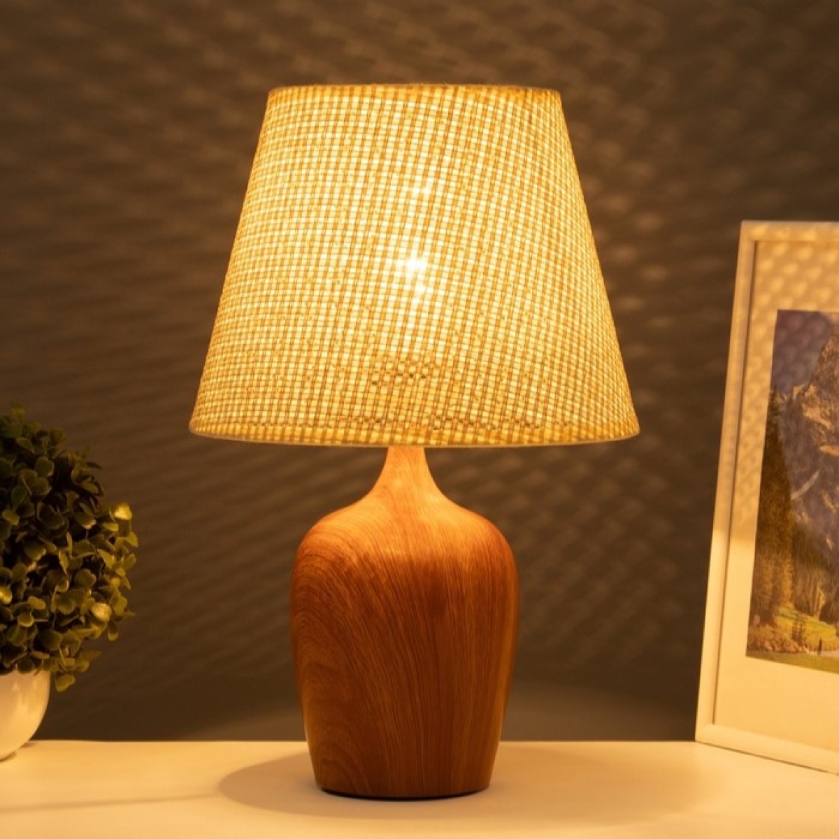 Eπιτραπέζιο Διακοσμητικό Φωτιστικό Με Αμπαζούρ Και Όψη Ξύλου - Image 6