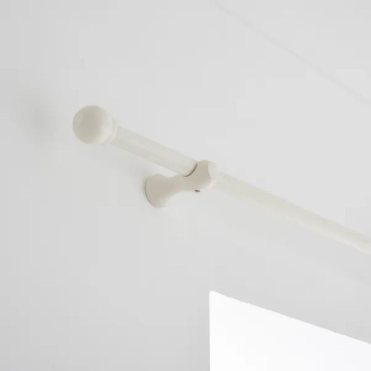 Κουρτινόβεργα Ρυθμιζόμενη 70–120cm Λευκή με Βάσεις & Κρίκους Σετ TPSTER 21474