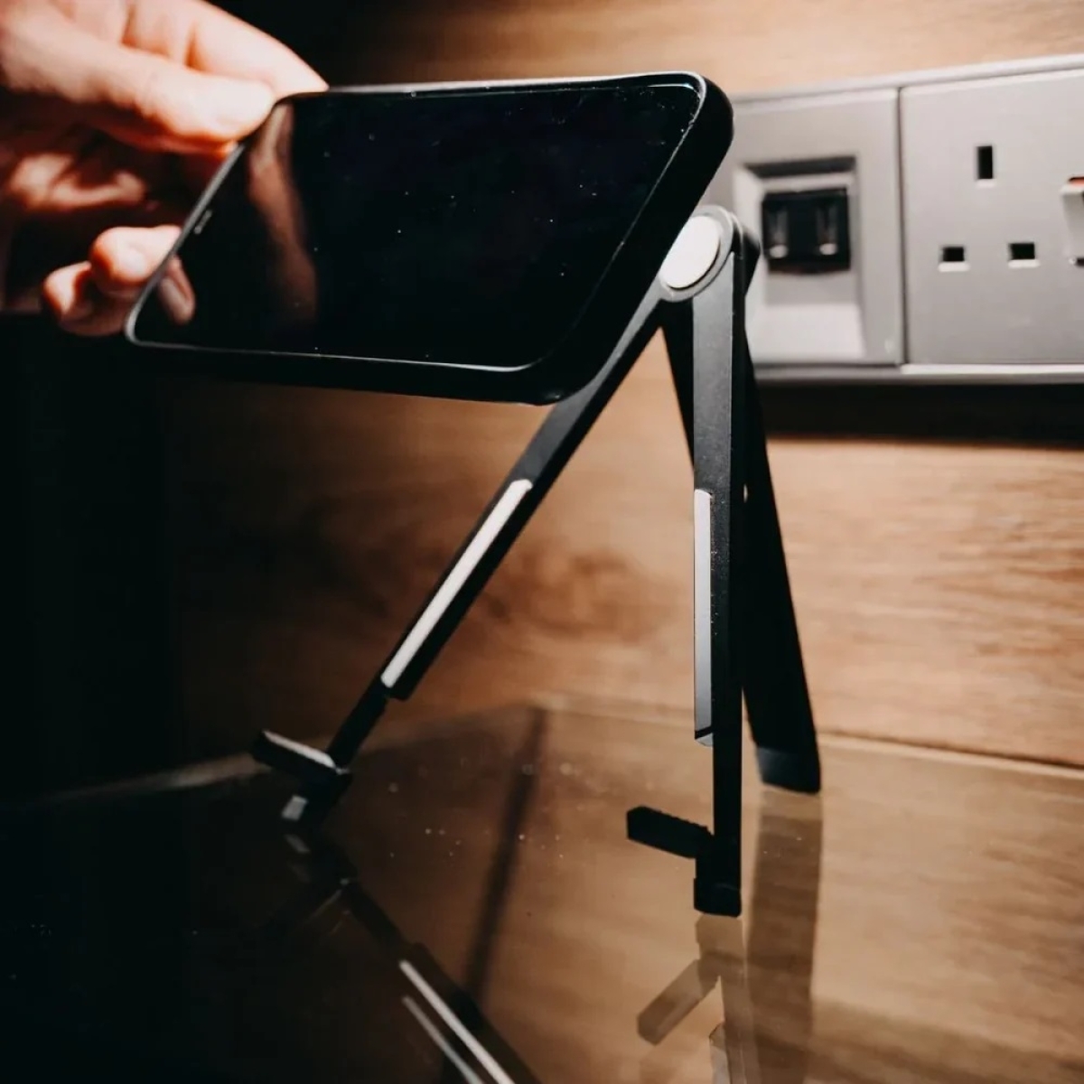Scapade AirStand Αναδιπλούμενο Επιτραπέζιο Tablet Stand για Συσκευές έως 12.6" Μαύρο - Image 2