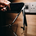 Scapade AirStand Αναδιπλούμενο Επιτραπέζιο Tablet Stand για Συσκευές έως 12.6" Μαύρο - Image 2