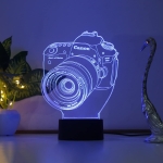 Επιτραπέζιο Φωτιστικό LED 3D Illusion Με 7 Χρώματα - Φωτογραφική Μηχανή