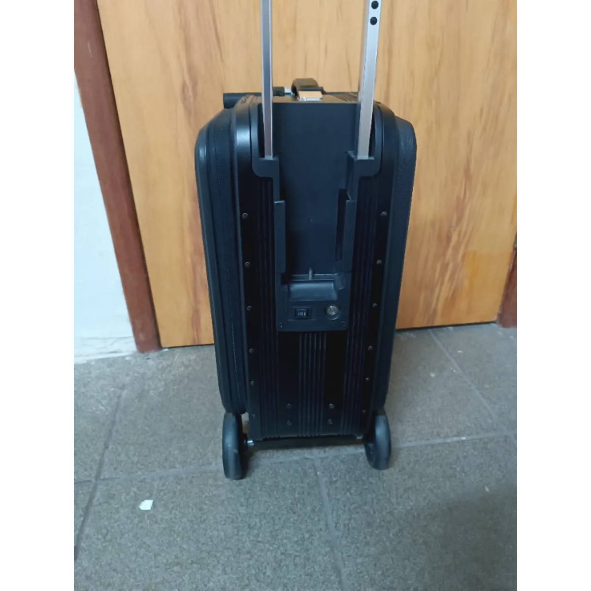 Ηλεκτρική Έξυπνη Βαλίτσα 20L με Μοτέρ 250W, USB, TSA Κλειδαριά & Αφαιρούμενη Μπαταρία – Beautiful Bird - Image 7